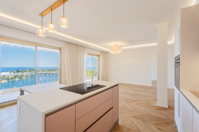 Appartement F3 à vendre - 3 pièces - 79.69 m2 - VILLEFRANCHE SUR MER - 06 - PROVENCE-ALPES-COTE-D-AZUR - Century 21 Lafage Transactions