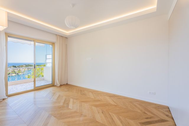 Appartement F3 à vendre - 3 pièces - 79.69 m2 - VILLEFRANCHE SUR MER - 06 - PROVENCE-ALPES-COTE-D-AZUR - Century 21 Lafage Transactions