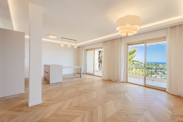 Appartement F3 à vendre - 3 pièces - 79.69 m2 - VILLEFRANCHE SUR MER - 06 - PROVENCE-ALPES-COTE-D-AZUR - Century 21 Lafage Transactions
