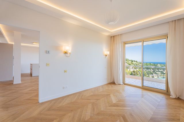 Appartement F3 à vendre - 3 pièces - 79.69 m2 - VILLEFRANCHE SUR MER - 06 - PROVENCE-ALPES-COTE-D-AZUR - Century 21 Lafage Transactions