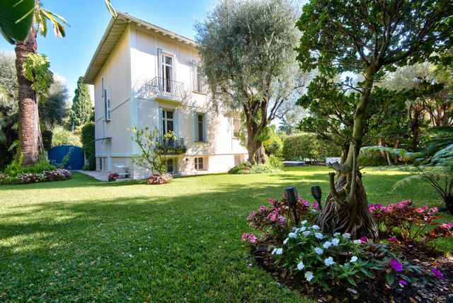maison à vendre - 8 pièces - 300.0 m2 - BEAULIEU SUR MER - 06 - PROVENCE-ALPES-COTE-D-AZUR - Century 21 Lafage Transactions